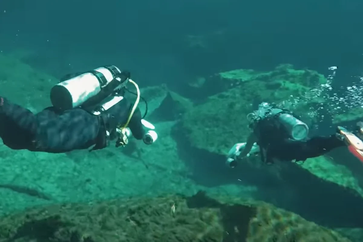 FAMILY-SAFE DESIGN: DUAL-TRIGGER LOCK AND DETACHABLE FLOAT