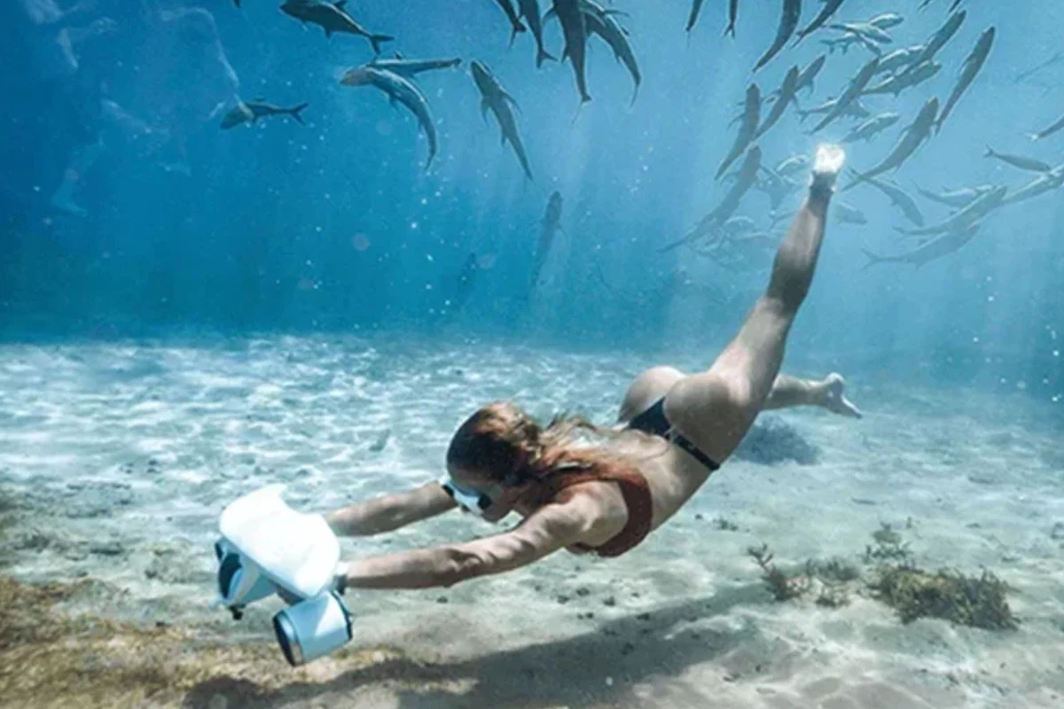 10-SECOND BATTERY SWAP: NO DOWNTIME, MORE DIVE TIME